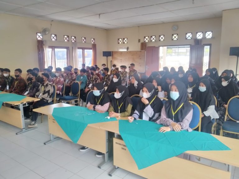 Pelatihan Cocomesh untuk Kader Lingkungan Muda