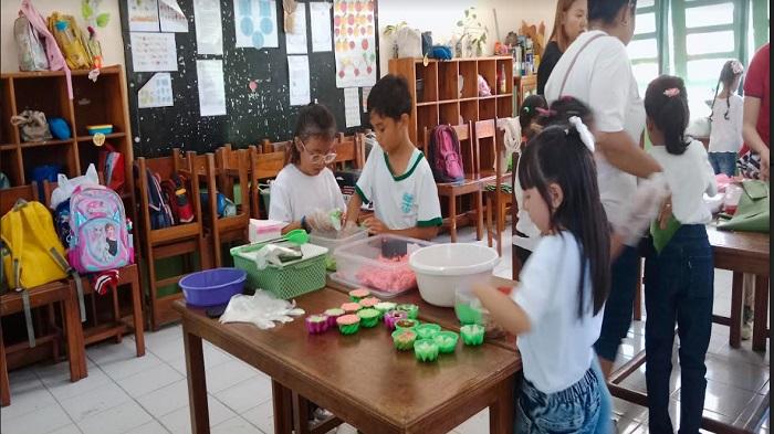 sd swasta tingkatkan kreativitas