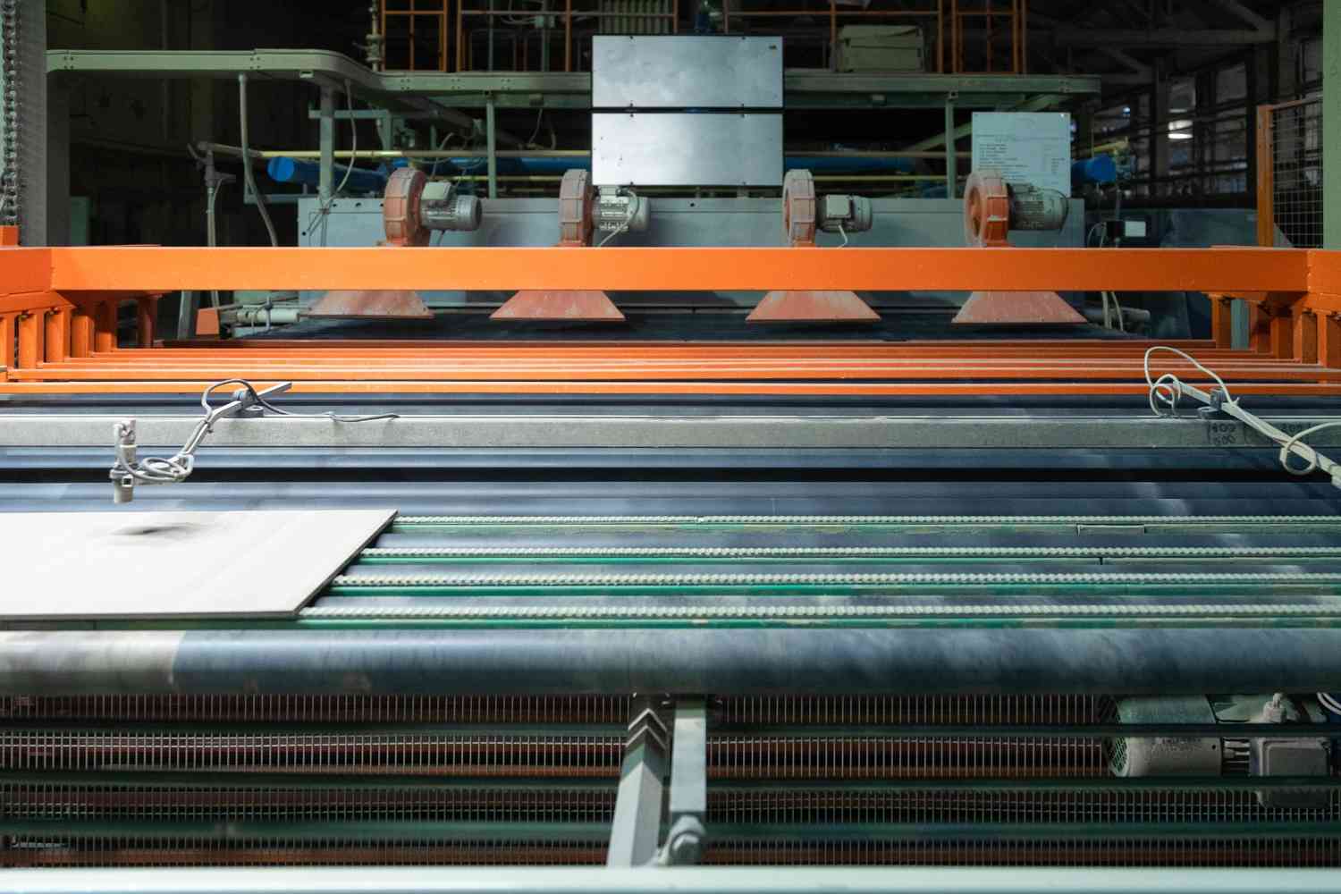 Solusi Pemindahan Barang di Area Produksi