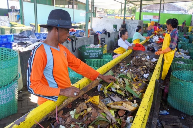 proses daur ulang sampah