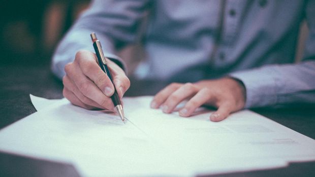 Izin tidak masuk kerja karena keluarga